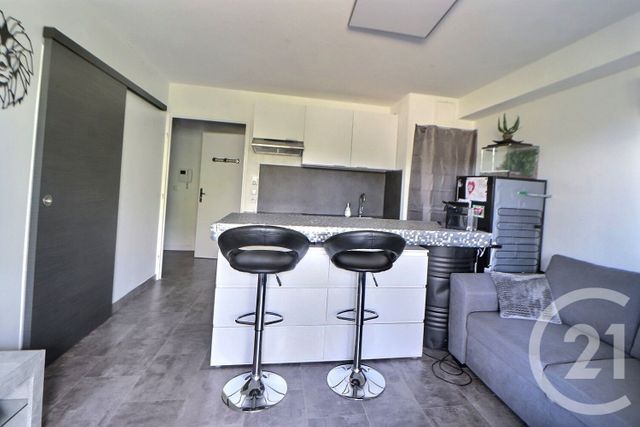 Appartement T2 à vendre - 2 pièces - 35.07 m2 - FREJUS - 83 - PROVENCE-ALPES-COTE-D-AZUR - Century 21 Sud Habitat