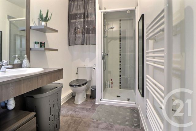 Appartement T2 à vendre - 2 pièces - 35.07 m2 - FREJUS - 83 - PROVENCE-ALPES-COTE-D-AZUR - Century 21 Sud Habitat