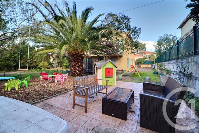 Appartement T4 à vendre - 4 pièces - 89.43 m2 - ST RAPHAEL - 83 - PROVENCE-ALPES-COTE-D-AZUR - Century 21 Sud Habitat