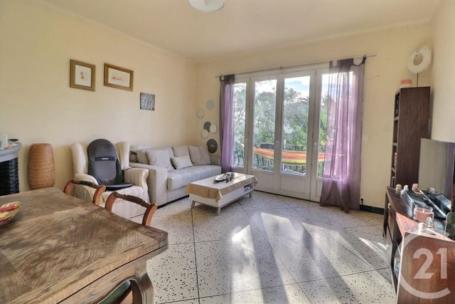 Appartement T4 à vendre - 4 pièces - 89.43 m2 - ST RAPHAEL - 83 - PROVENCE-ALPES-COTE-D-AZUR - Century 21 Sud Habitat