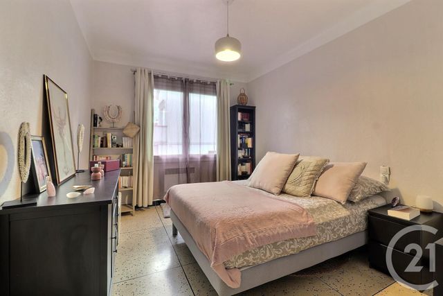 Appartement T4 à vendre - 4 pièces - 89.43 m2 - ST RAPHAEL - 83 - PROVENCE-ALPES-COTE-D-AZUR - Century 21 Sud Habitat