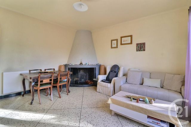 Appartement T4 à vendre - 4 pièces - 89.43 m2 - ST RAPHAEL - 83 - PROVENCE-ALPES-COTE-D-AZUR - Century 21 Sud Habitat