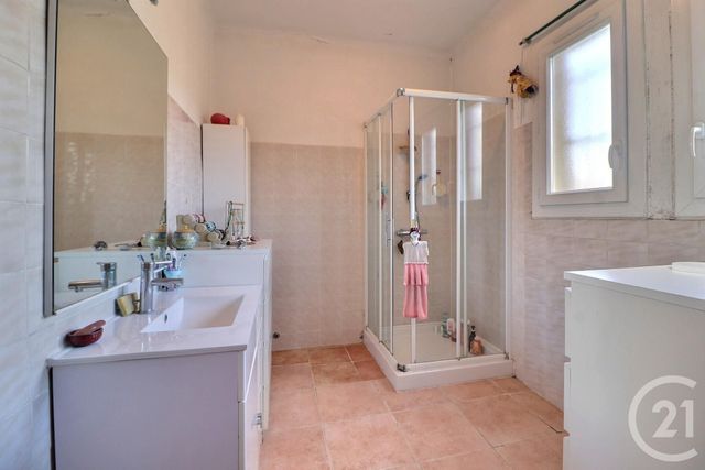 Appartement T4 à vendre - 4 pièces - 89.43 m2 - ST RAPHAEL - 83 - PROVENCE-ALPES-COTE-D-AZUR - Century 21 Sud Habitat