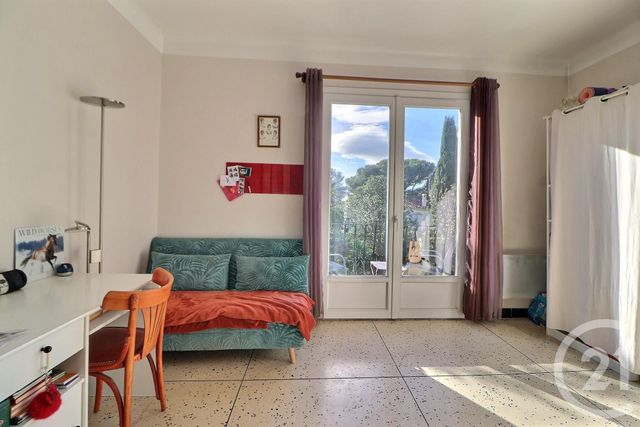 Appartement T4 à vendre - 4 pièces - 89.43 m2 - ST RAPHAEL - 83 - PROVENCE-ALPES-COTE-D-AZUR - Century 21 Sud Habitat