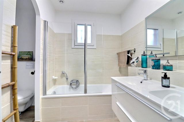 maison à vendre - 5 pièces - 132.0 m2 - FREJUS - 83 - PROVENCE-ALPES-COTE-D-AZUR - Century 21 Sud Habitat