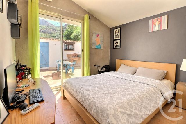 maison à vendre - 4 pièces - 90.0 m2 - ROQUEBRUNE SUR ARGENS - 83 - PROVENCE-ALPES-COTE-D-AZUR - Century 21 Sud Habitat