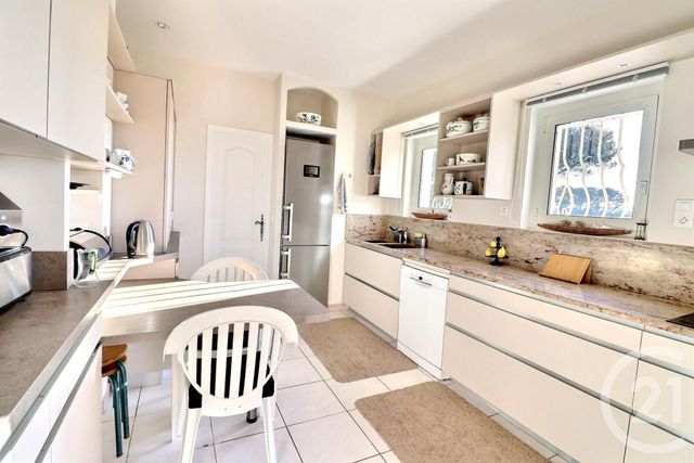 maison à vendre - 8 pièces - 249.0 m2 - FREJUS - 83 - PROVENCE-ALPES-COTE-D-AZUR - Century 21 Sud Habitat