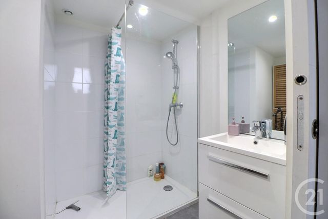 Appartement T1 à vendre - 1 pièce - 33.57 m2 - FREJUS - 83 - PROVENCE-ALPES-COTE-D-AZUR - Century 21 Sud Habitat