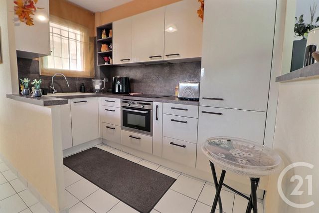 Appartement T3 à vendre - 3 pièces - 65.0 m2 - PUGET SUR ARGENS - 83 - PROVENCE-ALPES-COTE-D-AZUR - Century 21 Sud Habitat