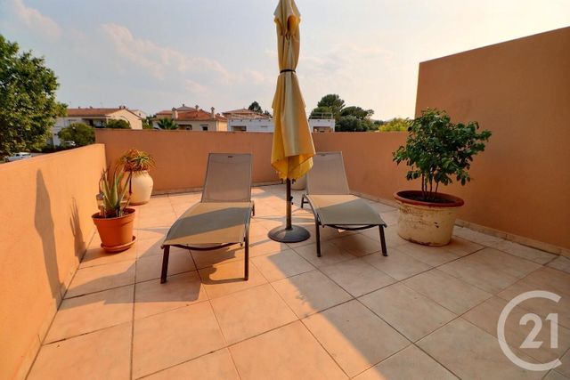 Appartement T3 à vendre - 3 pièces - 65.0 m2 - PUGET SUR ARGENS - 83 - PROVENCE-ALPES-COTE-D-AZUR - Century 21 Sud Habitat