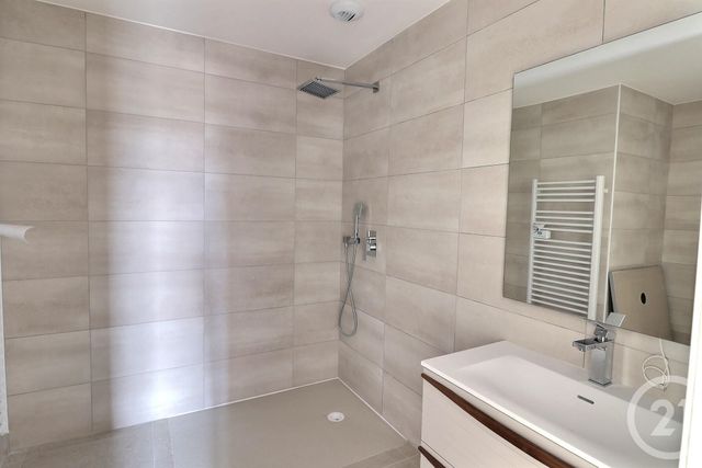 Appartement T4 à vendre - 4 pièces - 109.0 m2 - ST RAPHAEL - 83 - PROVENCE-ALPES-COTE-D-AZUR - Century 21 Sud Habitat