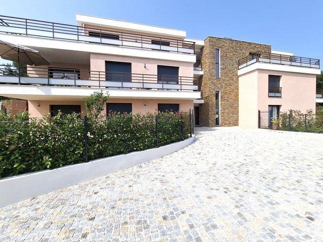 Appartement T4 à vendre - 4 pièces - 98.02 m2 - ST RAPHAEL - 83 - PROVENCE-ALPES-COTE-D-AZUR - Century 21 Sud Habitat