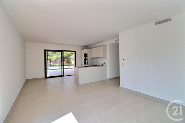 Appartement T4 à vendre - 4 pièces - 98.02 m2 - ST RAPHAEL - 83 - PROVENCE-ALPES-COTE-D-AZUR - Century 21 Sud Habitat