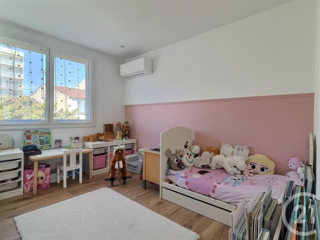 Afficher la photo en grand Appartement T3 à vendre - 3 pièces - 71.07 m2 - ST RAPHAEL - 83 - PROVENCE-ALPES-COTE-D-AZUR - Century 21 Sud Habitat