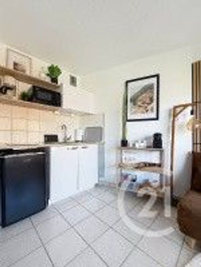 Appartement T1 à vendre - 1 pièce - 24.93 m2 - FREJUS - 83 - PROVENCE-ALPES-COTE-D-AZUR - Century 21 Sud Habitat