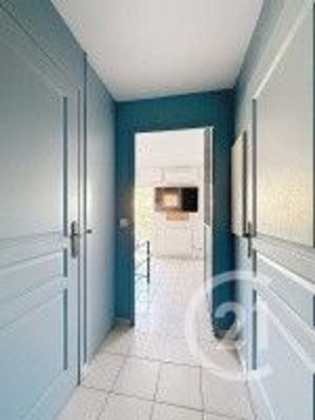 Appartement T1 à vendre - 1 pièce - 24.93 m2 - FREJUS - 83 - PROVENCE-ALPES-COTE-D-AZUR - Century 21 Sud Habitat