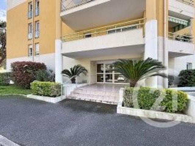 Appartement T1 à vendre - 1 pièce - 24.93 m2 - FREJUS - 83 - PROVENCE-ALPES-COTE-D-AZUR - Century 21 Sud Habitat