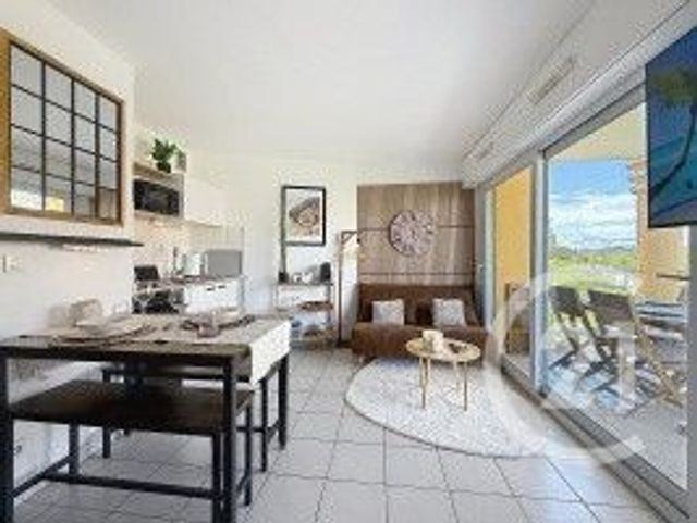Appartement T1 à vendre - 1 pièce - 24.93 m2 - FREJUS - 83 - PROVENCE-ALPES-COTE-D-AZUR - Century 21 Sud Habitat