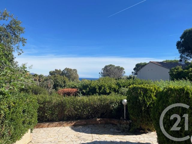 Afficher la photo en grand maison à vendre - 5 pièces - 150.37 m2 - LES ISSAMBRES - 83 - PROVENCE-ALPES-COTE-D-AZUR - Century 21 Sud Habitat