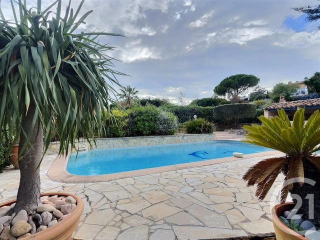 Afficher la photo en grand maison à vendre - 5 pièces - 150.37 m2 - LES ISSAMBRES - 83 - PROVENCE-ALPES-COTE-D-AZUR - Century 21 Sud Habitat