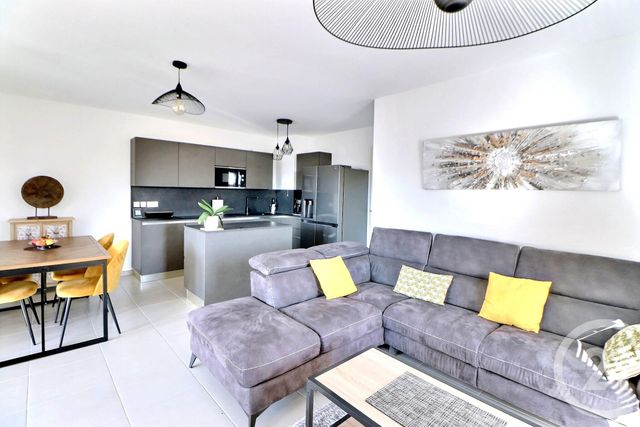 Appartement T3 à vendre - 3 pièces - 62.71 m2 - FREJUS - 83 - PROVENCE-ALPES-COTE-D-AZUR - Century 21 Sud Habitat