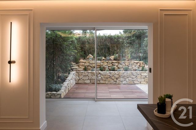 Appartement T2 à vendre - 2 pièces - 38.0 m2 - ST RAPHAEL - 83 - PROVENCE-ALPES-COTE-D-AZUR - Century 21 Sud Habitat