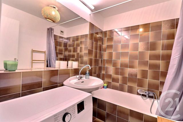 Appartement T2 à vendre - 2 pièces - 55.03 m2 - FREJUS - 83 - PROVENCE-ALPES-COTE-D-AZUR - Century 21 Sud Habitat