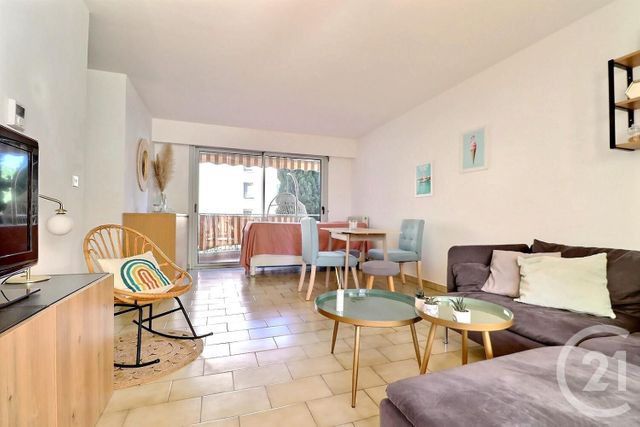 Appartement T2 à vendre - 2 pièces - 55.03 m2 - FREJUS - 83 - PROVENCE-ALPES-COTE-D-AZUR - Century 21 Sud Habitat