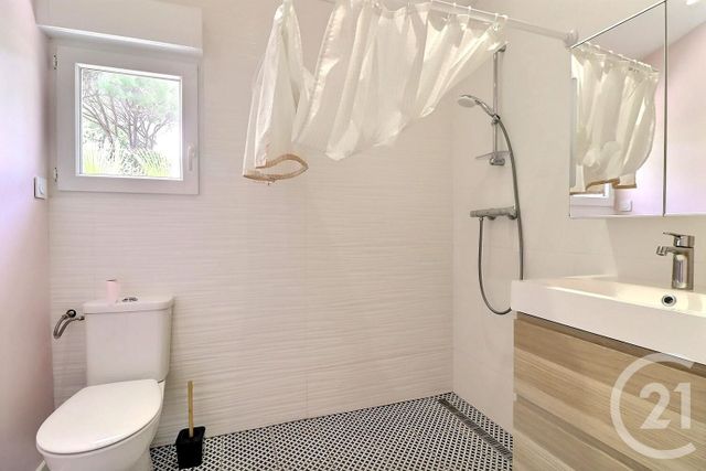 maison à vendre - 5 pièces - 115.0 m2 - FREJUS - 83 - PROVENCE-ALPES-COTE-D-AZUR - Century 21 Sud Habitat