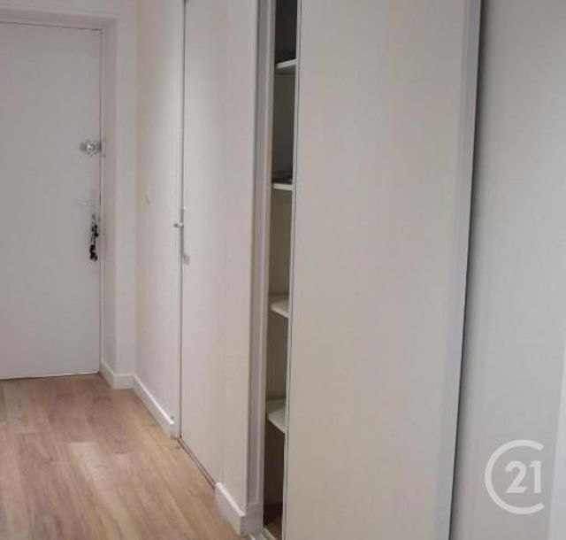 Appartement T2 à vendre - 2 pièces - 45.6 m2 - FREJUS - 83 - PROVENCE-ALPES-COTE-D-AZUR - Century 21 Sud Habitat