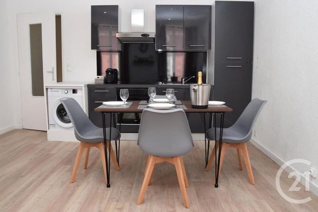 Appartement T2 à vendre - 2 pièces - 45.6 m2 - FREJUS - 83 - PROVENCE-ALPES-COTE-D-AZUR - Century 21 Sud Habitat