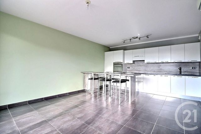 Appartement T3 à vendre - 3 pièces - 63.0 m2 - FREJUS - 83 - PROVENCE-ALPES-COTE-D-AZUR - Century 21 Sud Habitat
