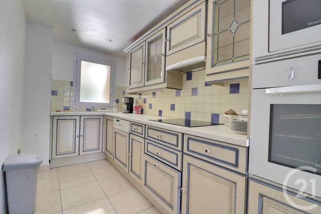 Appartement T4 à vendre - 4 pièces - 100.0 m2 - ST RAPHAEL - 83 - PROVENCE-ALPES-COTE-D-AZUR - Century 21 Sud Habitat