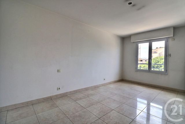 Appartement T4 à vendre - 4 pièces - 100.0 m2 - ST RAPHAEL - 83 - PROVENCE-ALPES-COTE-D-AZUR - Century 21 Sud Habitat