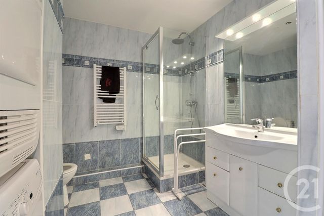 Appartement T4 à vendre - 4 pièces - 100.0 m2 - ST RAPHAEL - 83 - PROVENCE-ALPES-COTE-D-AZUR - Century 21 Sud Habitat