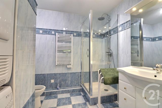 Appartement T4 à vendre - 4 pièces - 100.0 m2 - ST RAPHAEL - 83 - PROVENCE-ALPES-COTE-D-AZUR - Century 21 Sud Habitat