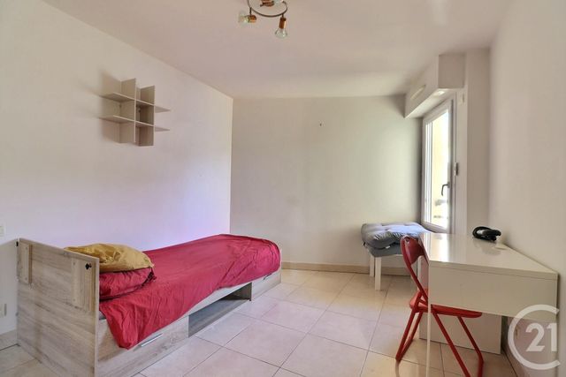 Appartement T4 à vendre - 4 pièces - 100.0 m2 - ST RAPHAEL - 83 - PROVENCE-ALPES-COTE-D-AZUR - Century 21 Sud Habitat