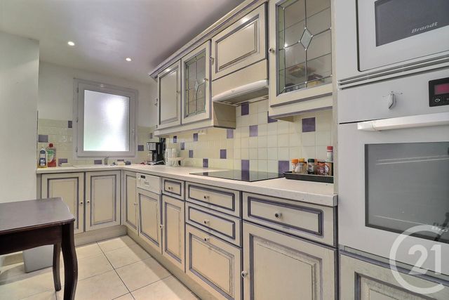 Appartement T4 à vendre - 4 pièces - 100.0 m2 - ST RAPHAEL - 83 - PROVENCE-ALPES-COTE-D-AZUR - Century 21 Sud Habitat