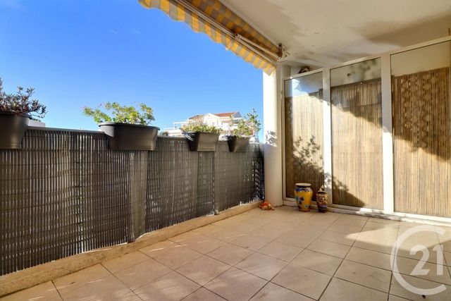 Appartement T4 à vendre - 4 pièces - 100.0 m2 - ST RAPHAEL - 83 - PROVENCE-ALPES-COTE-D-AZUR - Century 21 Sud Habitat