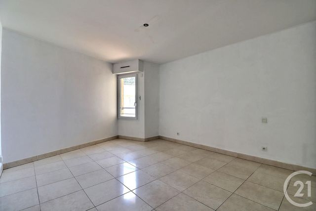 Appartement T4 à vendre - 4 pièces - 100.0 m2 - ST RAPHAEL - 83 - PROVENCE-ALPES-COTE-D-AZUR - Century 21 Sud Habitat