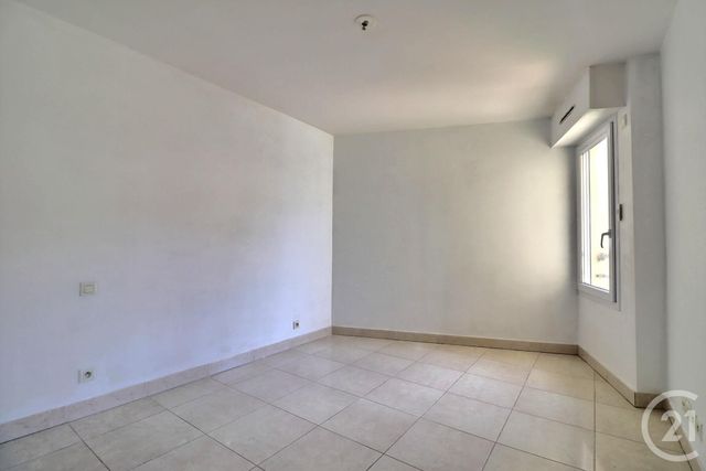 Appartement T4 à vendre - 4 pièces - 100.0 m2 - ST RAPHAEL - 83 - PROVENCE-ALPES-COTE-D-AZUR - Century 21 Sud Habitat