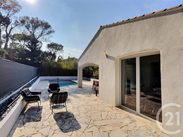 maison à vendre - 5 pièces - 150.73 m2 - FREJUS - 83 - PROVENCE-ALPES-COTE-D-AZUR - Century 21 Sud Habitat