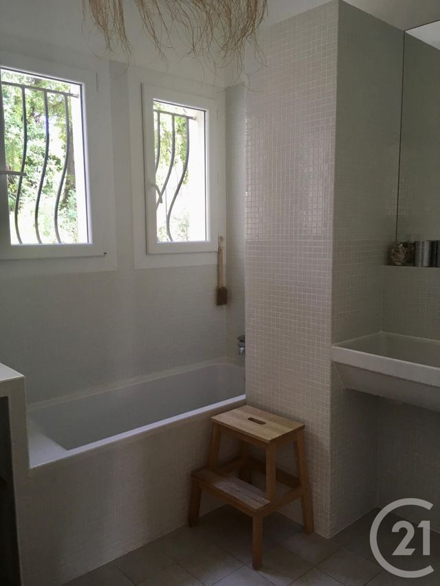 maison à vendre - 8 pièces - 200.0 m2 - FREJUS - 83 - PROVENCE-ALPES-COTE-D-AZUR - Century 21 Sud Habitat