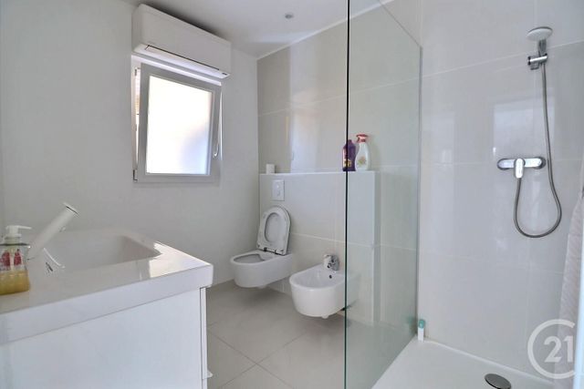 Appartement F4 à vendre - 4 pièces - 95.0 m2 - ST RAPHAEL - 83 - PROVENCE-ALPES-COTE-D-AZUR - Century 21 Sud Habitat