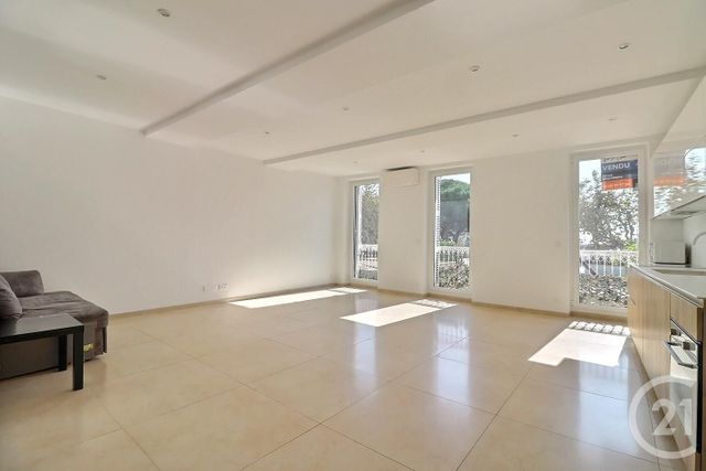 Appartement F4 à vendre - 4 pièces - 95.0 m2 - ST RAPHAEL - 83 - PROVENCE-ALPES-COTE-D-AZUR - Century 21 Sud Habitat