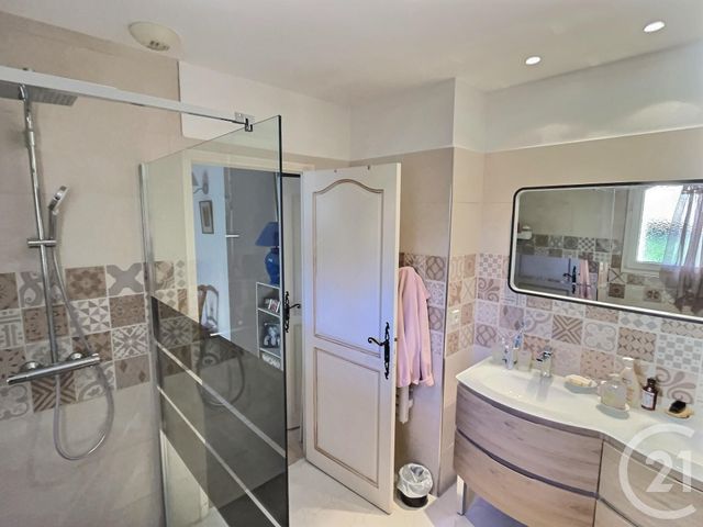 maison à vendre - 4 pièces - 130.18 m2 - FREJUS - 83 - PROVENCE-ALPES-COTE-D-AZUR - Century 21 Sud Habitat