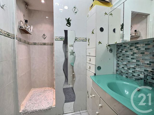 Appartement T3 à vendre - 3 pièces - 69.49 m2 - FREJUS - 83 - PROVENCE-ALPES-COTE-D-AZUR - Century 21 Sud Habitat