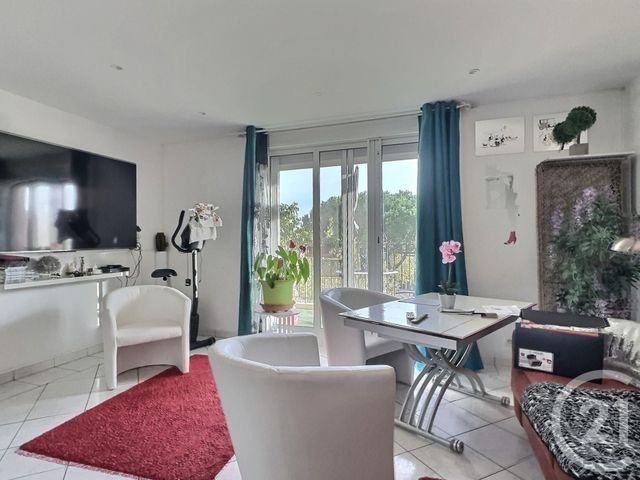 Appartement T3 à vendre - 3 pièces - 69.49 m2 - FREJUS - 83 - PROVENCE-ALPES-COTE-D-AZUR - Century 21 Sud Habitat