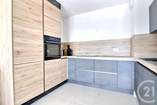 Appartement F4 à vendre - 4 pièces - 86.46 m2 - FREJUS - 83 - PROVENCE-ALPES-COTE-D-AZUR - Century 21 Sud Habitat
