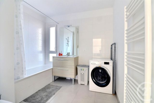 Appartement F4 à vendre - 4 pièces - 86.46 m2 - FREJUS - 83 - PROVENCE-ALPES-COTE-D-AZUR - Century 21 Sud Habitat